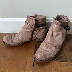 A.S.98 light tan bootie size 37 Italian handmade